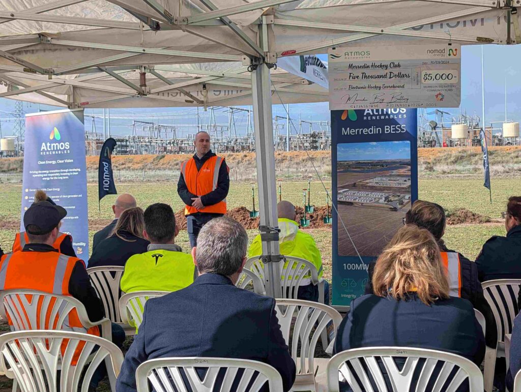 Nigel Baker speaking to the audence on the commencement of construction of the Merredin BESS.